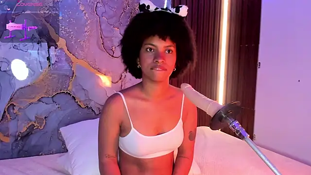 Lolalewis777 online show from 10/05/25, 02:48