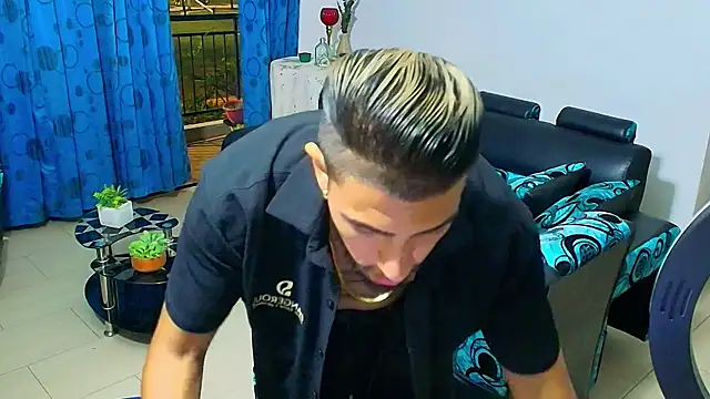 Snapshot of DaveSoldier chatting on 09/12/25, 04:23 DaveSoldier online show from 09/12/25, 04:23