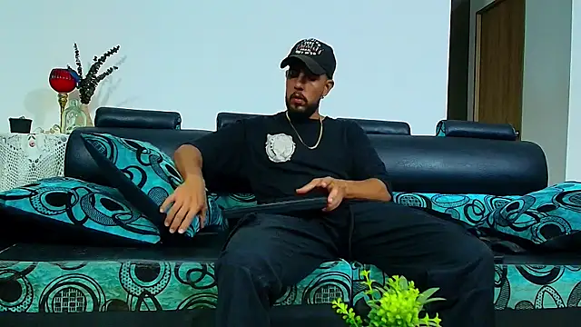 Snapshot of DaveSoldier chatting on 09/28/25, 06:41 DaveSoldier online show from 09/28/25, 06:41