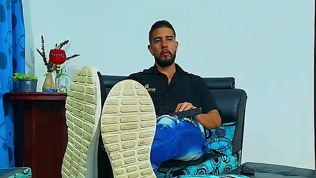 Snapshot of DaveSoldier chatting on 10/15/25, 04:23 DaveSoldier online show from 10/15/25, 04:23