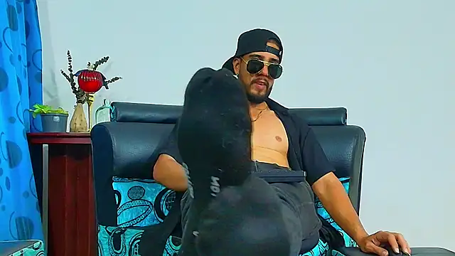 Snapshot of DaveSoldier chatting on 10/17/25, 04:04 DaveSoldier online show from 10/17/25, 04:04