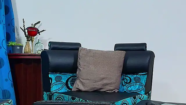 Snapshot of DaveSoldier chatting on 10/18/25, 04:37 DaveSoldier online show from 10/18/25, 04:37