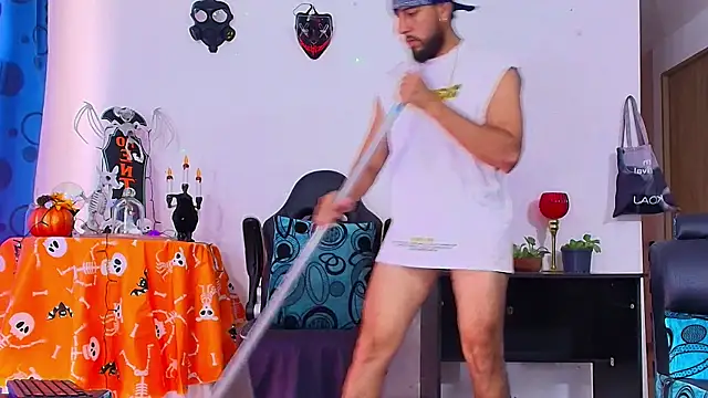 Snapshot of DaveSoldier chatting on 11/05/25, 06:41 DaveSoldier online show from 11/05/25, 06:41