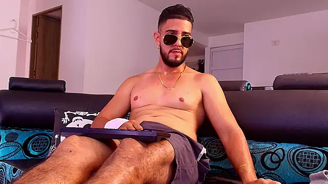 Snapshot of DaveSoldier chatting on 11/30/25, 02:32 DaveSoldier online show from 11/30/25, 02:32