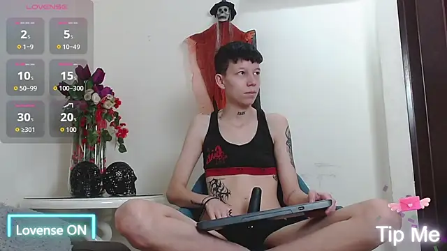 LiamBrown09 online show from 10/13/25, 07:14