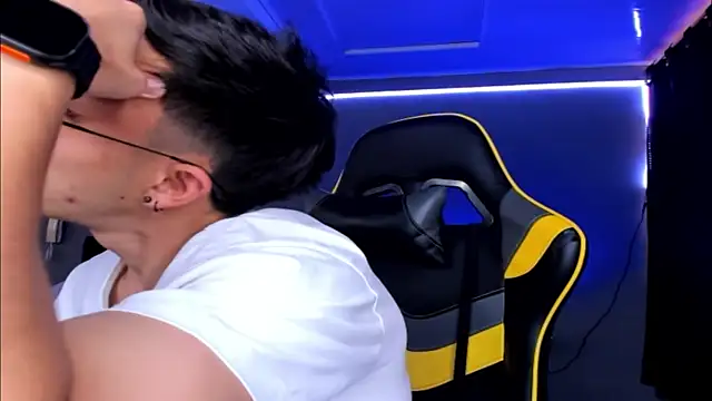 alexgiraldo   online show from 10/11/25, 09:02