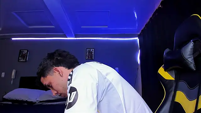 alexgiraldo   online show from 11/13/25, 03:55