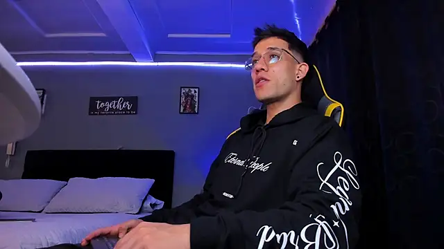 alexgiraldo   online show from 12/02/25, 11:48