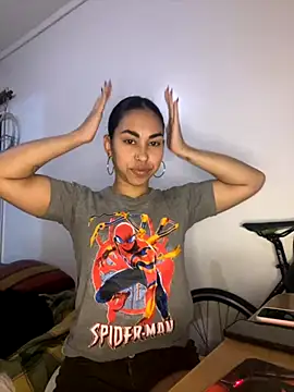 Snapshot of jessens144 chatting on 10/25/25, 03:03 jessens144 online show from 10/25/25, 03:03