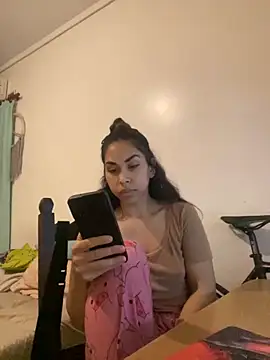 Snapshot of jessens144 chatting on 11/02/25, 04:48 jessens144 online show from 11/02/25, 04:48