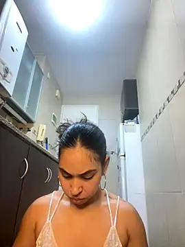 Snapshot of jessens144 chatting on 11/25/25, 04:01 jessens144 online show from 11/25/25, 04:01