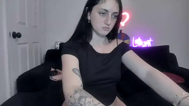 Snapshot of torithequeen chatting on 04/01/26, 01:06 torithequeen online show from 04/01/26, 01:06