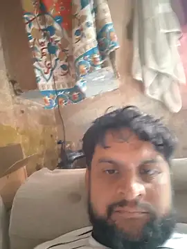 Snapshot of heena3355 chatting on 11/21/25, 03:38 heena3355 online show from 11/21/25, 03:38