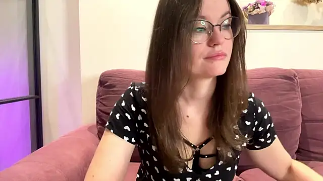 Snapshot of mia_shine_bright_wow chatting on 09/27/25, 03:55 mia shine bright wow online show from 09/27/25, 03:55