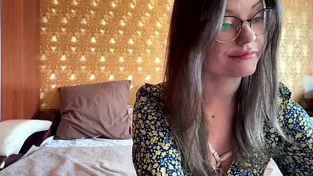 Snapshot of mia_shine_bright_wow chatting on 11/09/25, 06:01 mia shine bright wow online show from 11/09/25, 06:01