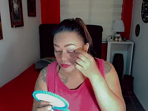 Snapshot of EmmaKantutera chatting on 06/16/26, 03:09 EmmaKantutera online show from 06/16/26, 03:09
