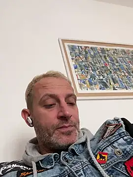 Snapshot of Maurinho3005 chatting on 09/29/25, 09:58 Maurinho3005 online show from 09/29/25, 09:58