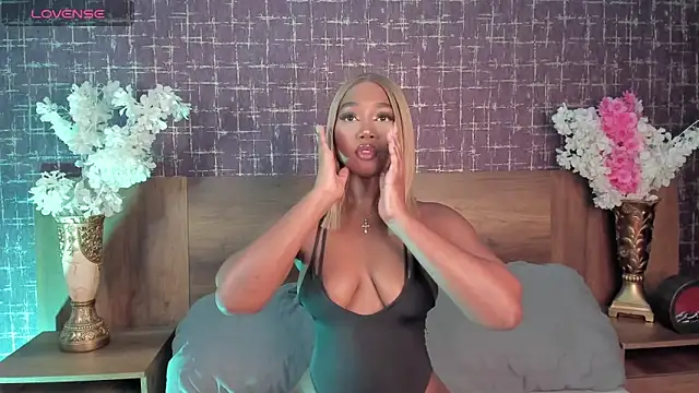 Snapshot of alisonn_moon chatting on 11/27/25, 08:22 alisonn moon online show from 11/27/25, 08:22