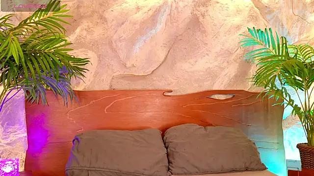 Snapshot of alisonn_moon chatting on 06/18/26, 10:25 alisonn moon online show from 06/18/26, 10:25