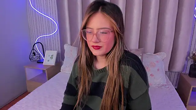 Snapshot of SamanthaPeachss chatting on 10/09/25, 12:03 SamanthaPeachss online show from 10/09/25, 12:03