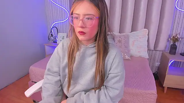 Snapshot of SamanthaPeachss chatting on 10/11/25, 12:04 SamanthaPeachss online show from 10/11/25, 12:04