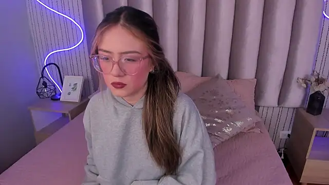 Snapshot of SamanthaPeachss chatting on 10/24/25, 12:23 SamanthaPeachss online show from 10/24/25, 12:23