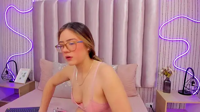 Snapshot of SamanthaPeachss chatting on 11/21/25, 11:53 SamanthaPeachss online show from 11/21/25, 11:53