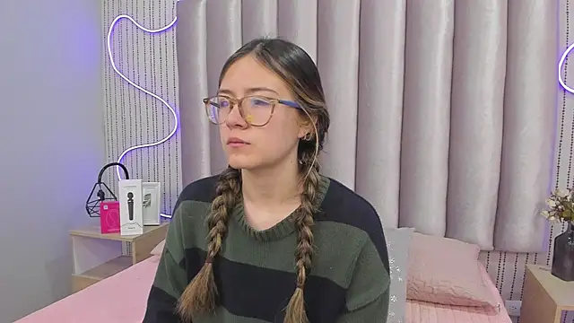 Snapshot of SamanthaPeachss chatting on 01/06/26, 11:47 SamanthaPeachss online show from 01/06/26, 11:47