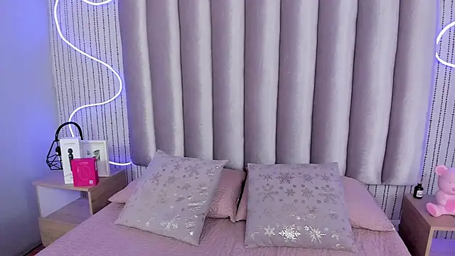 Snapshot of SamanthaPeachss chatting on 01/14/26, 12:33 SamanthaPeachss online show from 01/14/26, 12:33