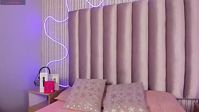 Snapshot of SamanthaPeachss chatting on 02/03/26, 11:04 SamanthaPeachss online show from 02/03/26, 11:04