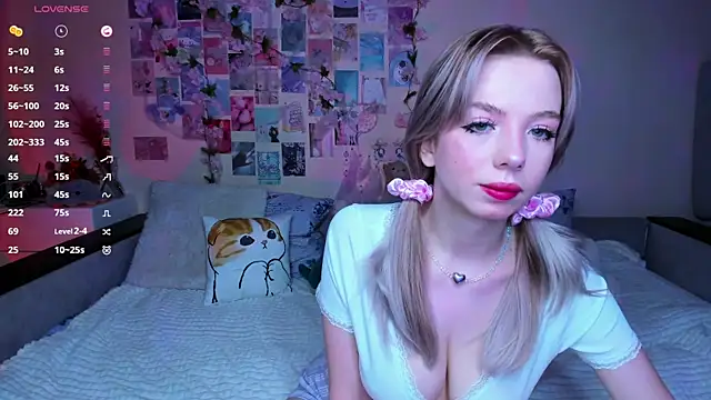 CortneyCane online show from 11/28/25, 07:27