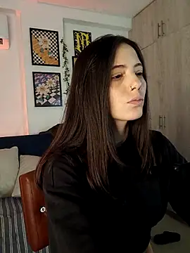 mishelkrave  online show from 10/06/25, 01:36