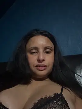 Snapshot of Angelaarayexx chatting on 03/29/26, 03:39 Angelaarayexx online show from 03/29/26, 03:39