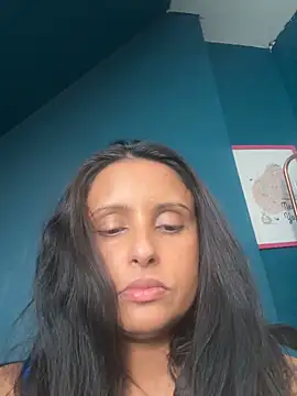 Snapshot of Angelaarayexx chatting on 04/22/26, 11:34 Angelaarayexx online show from 04/22/26, 11:34