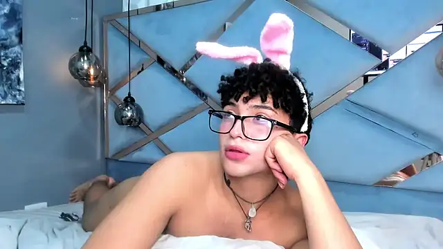 Snapshot of Valentin0_3 chatting on 11/06/25, 09:05 Valentin0 3 online show from 11/06/25, 09:05