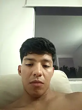 Snapshot of Danny5722 chatting on 02/18/26, 04:19 Danny5722 online show from 02/18/26, 04:19