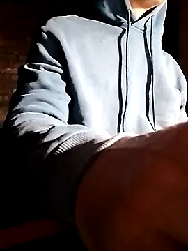 Snapshot of JohnnyTos chatting on 04/25/26, 06:38 JohnnyTos online show from 04/25/26, 06:38