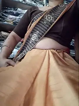 Snapshot of indianhotwife639 chatting on 09/15/25, 08:03 indianhotwife639 online show from 09/15/25, 08:03