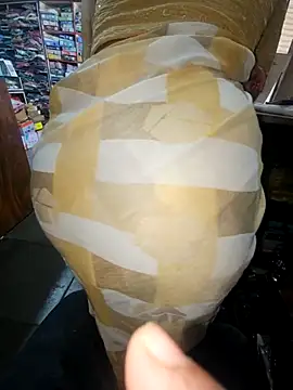 Snapshot of indianhotwife639 chatting on 11/20/25, 06:24 indianhotwife639 online show from 11/20/25, 06:24