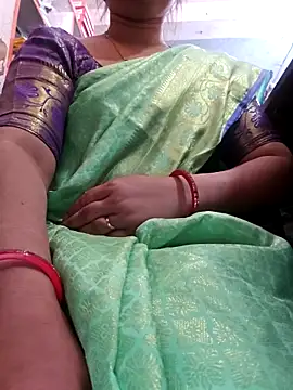 Snapshot of indianhotwife639 chatting on 03/27/26, 04:40 indianhotwife639 online show from 03/27/26, 04:40