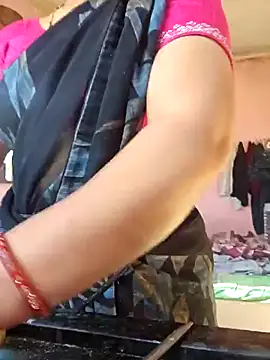 Snapshot of indianhotwife639 chatting on 03/28/26, 02:55 indianhotwife639 online show from 03/28/26, 02:55