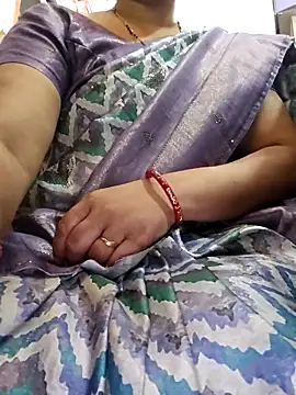 Snapshot of indianhotwife639 chatting on 04/01/26, 05:08 indianhotwife639 online show from 04/01/26, 05:08