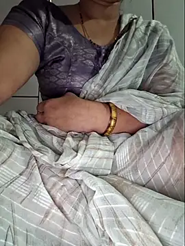 Snapshot of indianhotwife639 chatting on 04/12/26, 10:48 indianhotwife639 online show from 04/12/26, 10:48