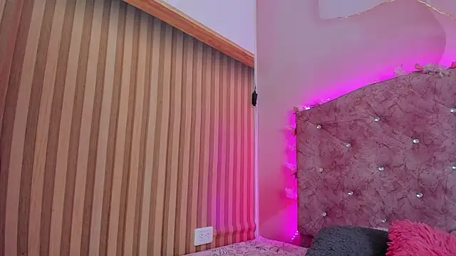 Mila grace  online show from 04/14/26, 06:25