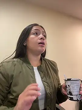 Alyha Cortes online show from 03/11/26, 01:39