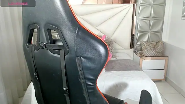 Snapshot of sara_slut21 chatting on 01/15/25, 10:46 sara slut21 online show from 01/15/25, 10:46