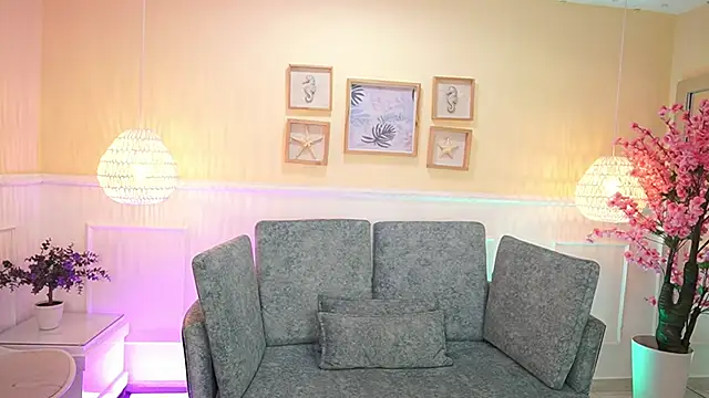 LoonaNyx online show from 09/19/25, 11:33