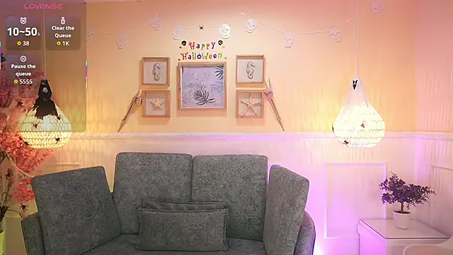 LoonaNyx online show from 10/27/25, 11:36