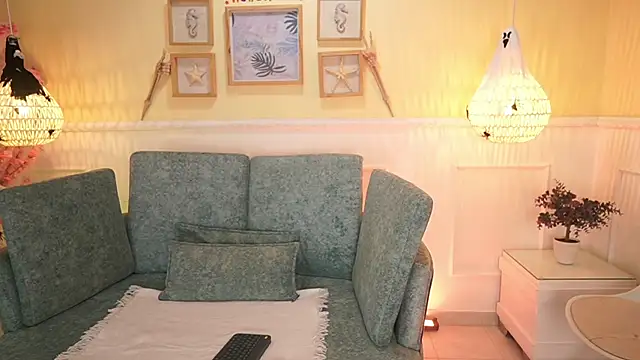 LoonaNyx online show from 10/30/25, 11:33