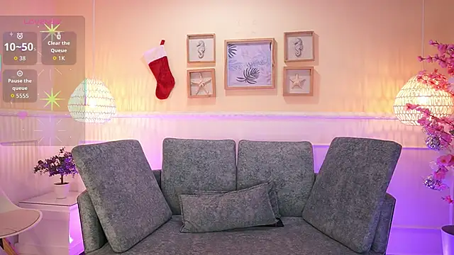 LoonaNyx online show from 11/28/25, 11:35